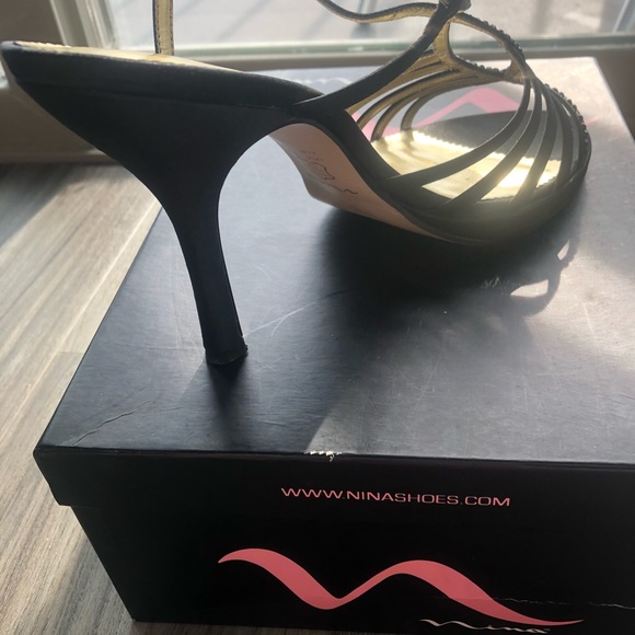 Nina brand black luster heels - Picture 4 of 6